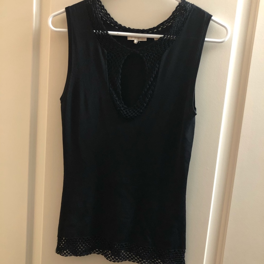 Yuka Women’s Crochet Detailed Keyhole Tank-top
